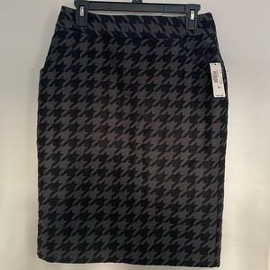 NWT Houndstooth Skirt